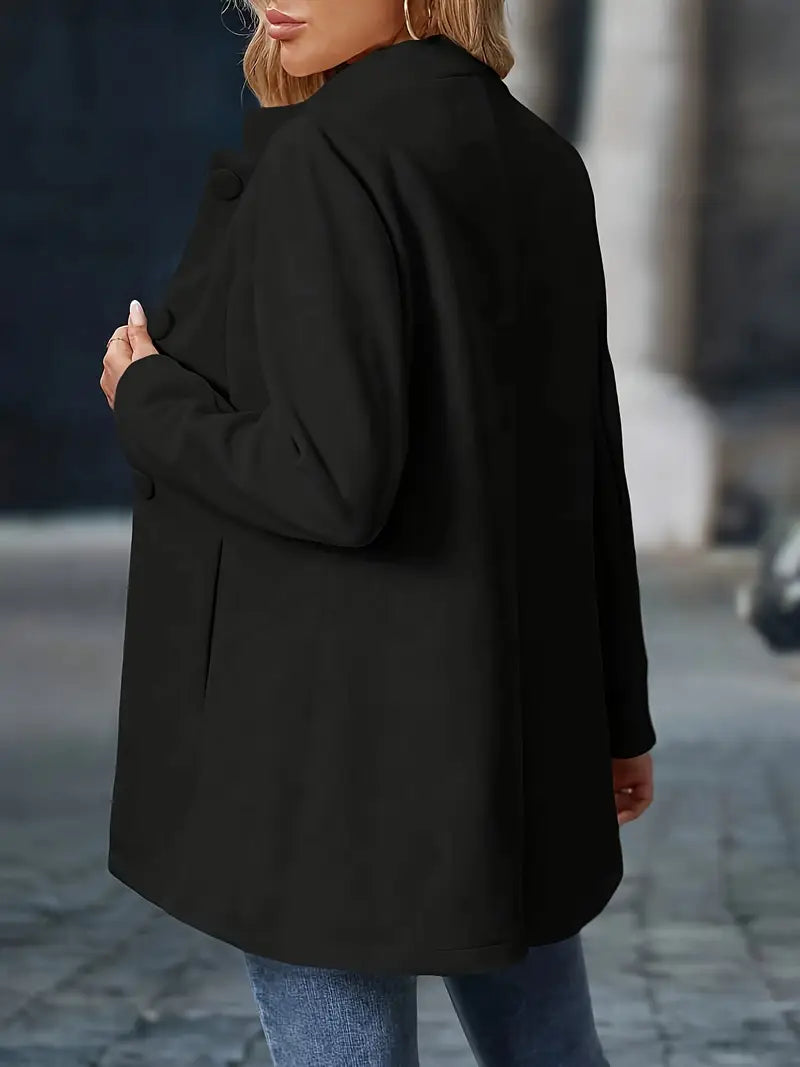 Klara – Elegancki damski płaszcz o smukłym kroju z minimalistycznym wykończeniem