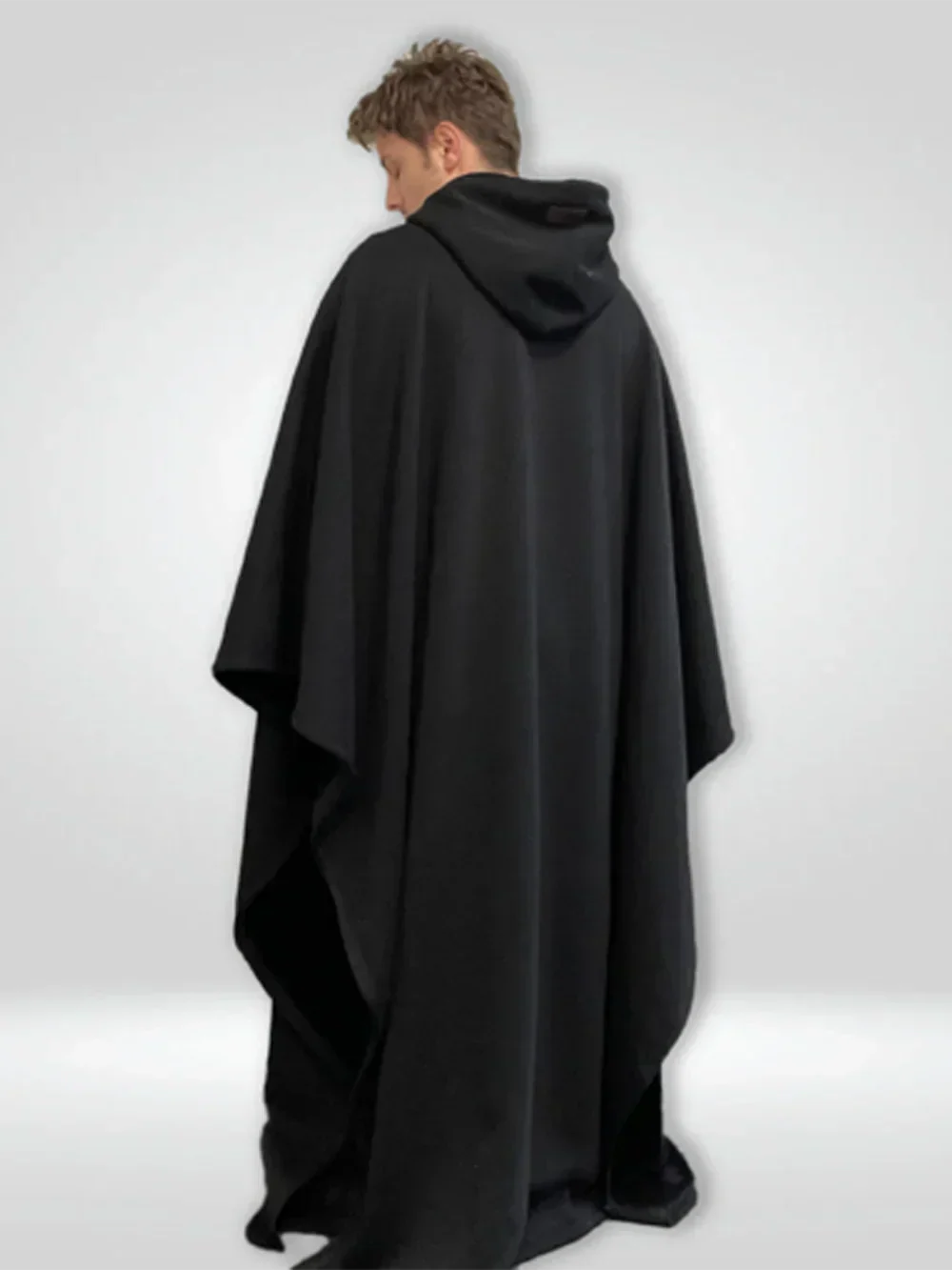 Natalia – Miękki koc z kapturem o przytulnym kroju