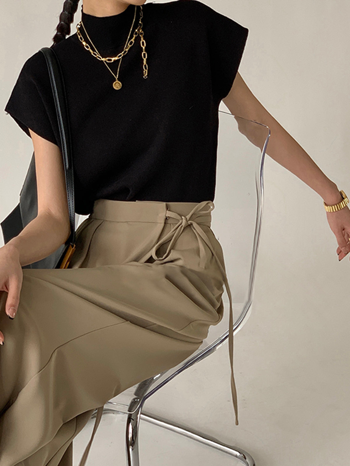 Ana – Dzianinowy pulower bez rękawów o minimalistycznej formie