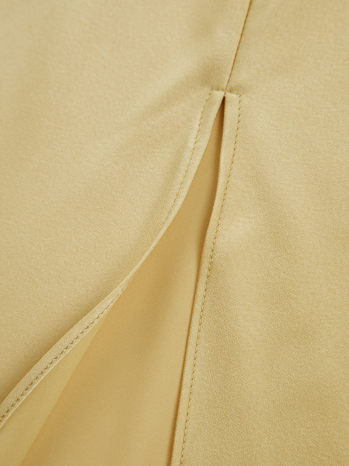 Luna – Długa gładka sukienka z odkrytymi plecami i rozcięciem