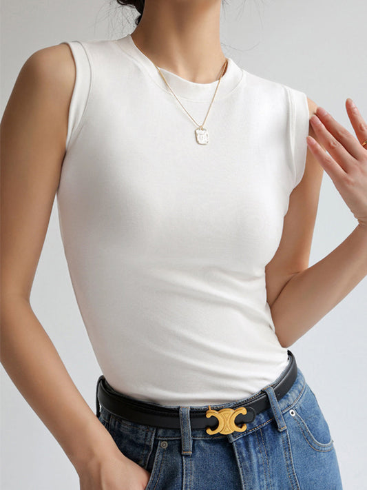 Julia – Stylish Sleeveless Top for Women - Image 1