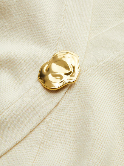 Isabel – Gładki kardigan z dekoracyjnym złotym guzikiem