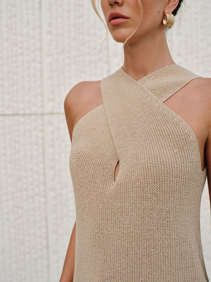 Alba – Top Halter bez Rękawów z Krzyżowanym Wykończeniem