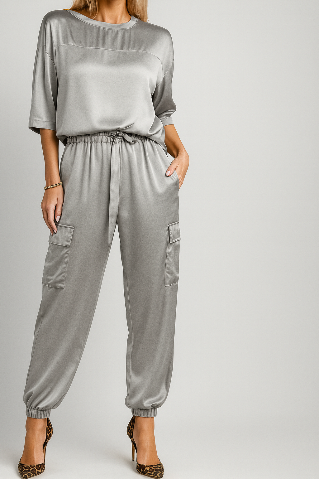 Emily – Damski satynowy komplet z luźnym krojem