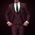 Garnitur męski elegancki w kolorze burgundowym z kamizelką - 1 - Livia-Moda