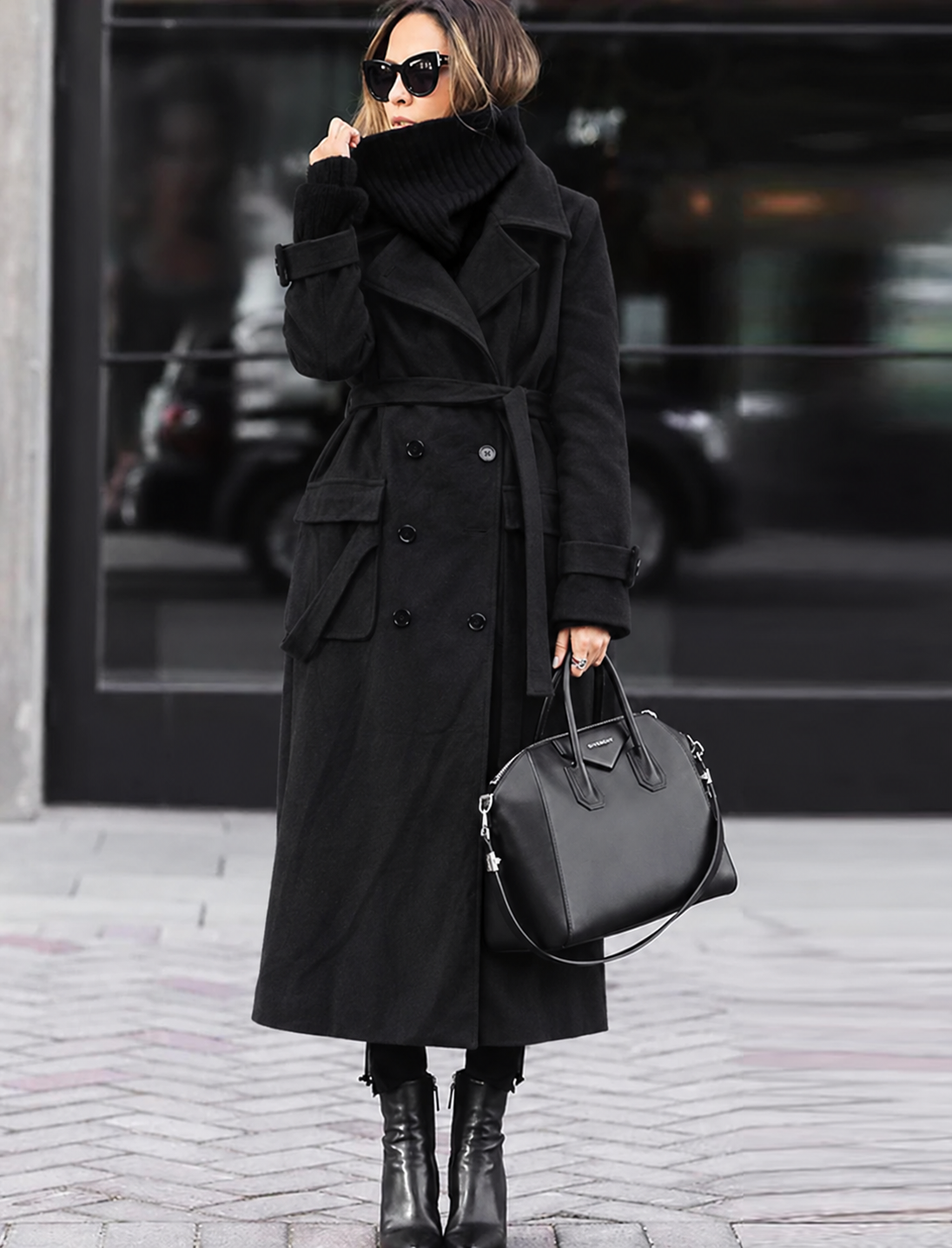 Isabella – Elegancki Płaszcz Dwurzędowy o Długim Kroju