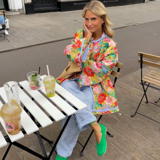 Klaudia – Damska marynarka oversize w kwiatowy wzór z guzikami