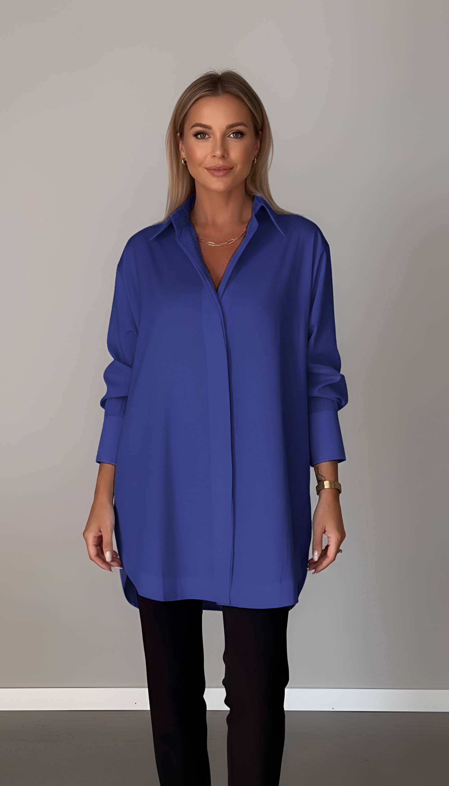 Lisa – Elegant oversized cotton shirt with classic collar for Women - Image 4
