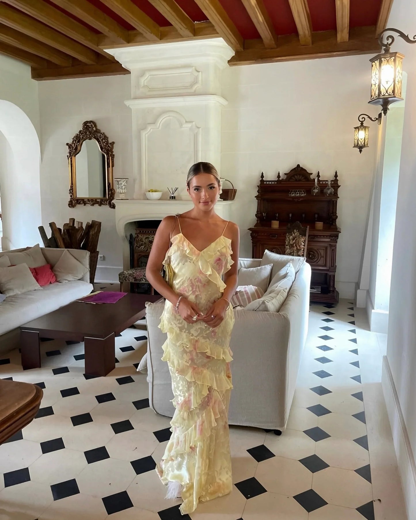 Lucía – Suknia Maxi na Ramiączkach z Warstwowymi Falbanami