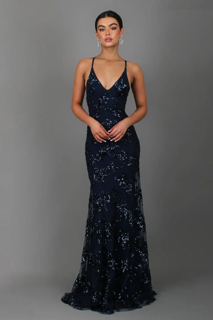 Sofía – Elegancka zdobiona suknia wieczorowa damska z cienkimi ramiączkami