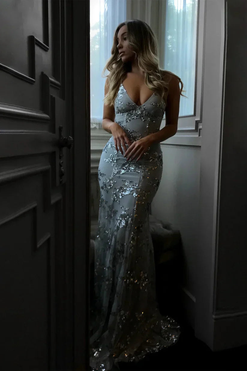 Sofía – Elegancka zdobiona suknia wieczorowa damska z cienkimi ramiączkami