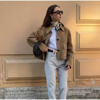 Amara - Krótka kurtka z zamszu dla kobiet