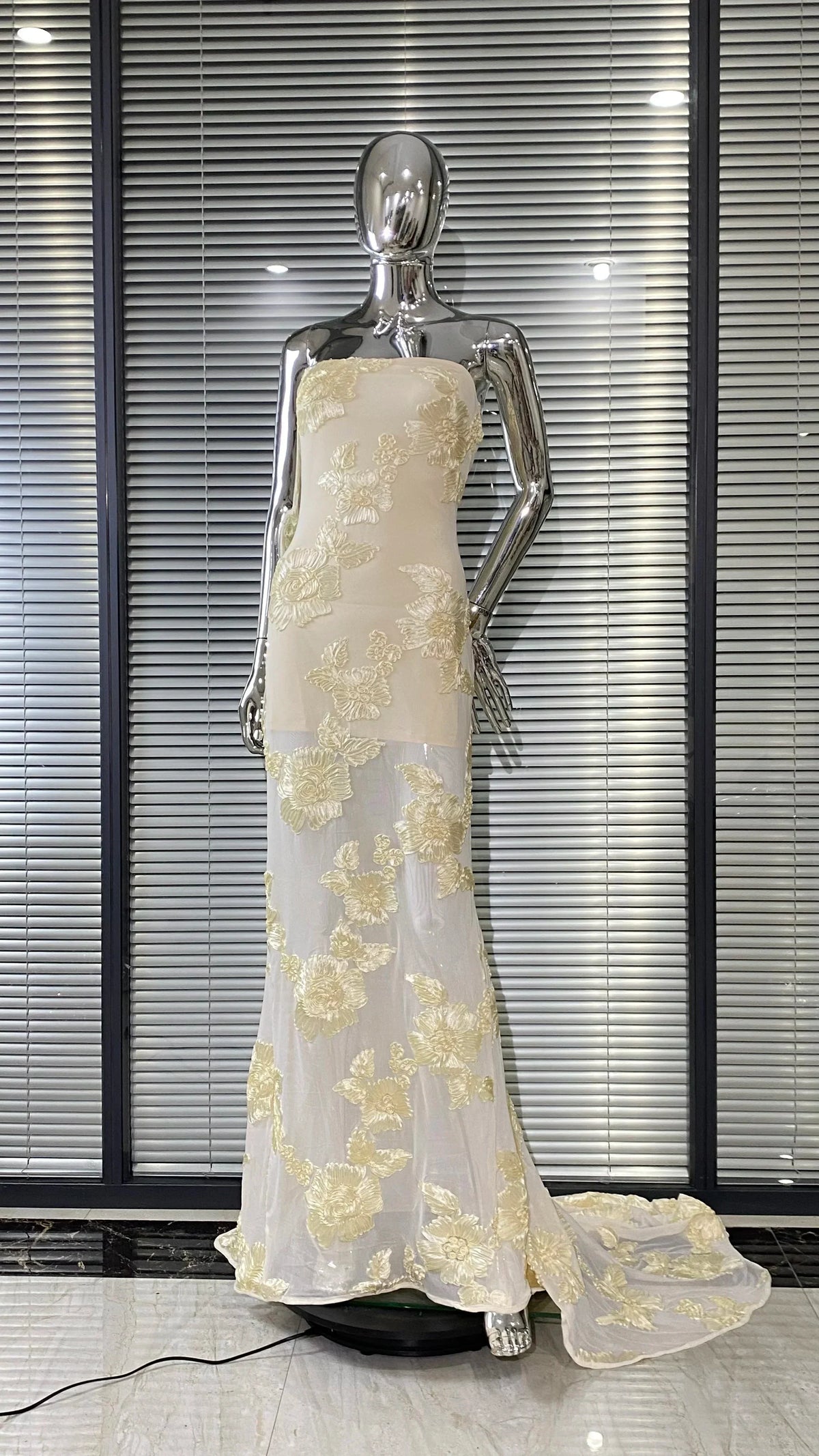 Laura – Strapless Floral Lace Dress - Image 4