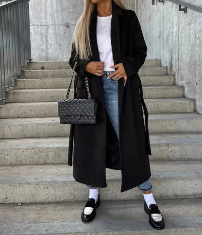 Daniela – Dwurzędowy płaszcz damski z paskiem o eleganckim kroju