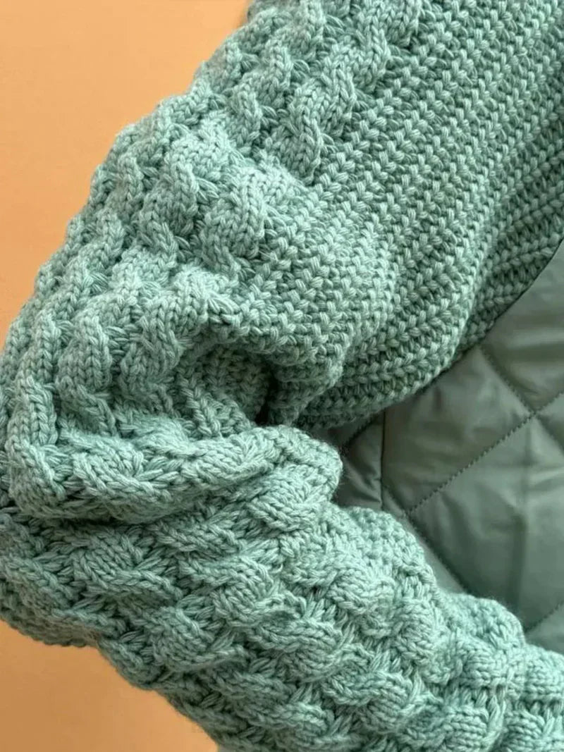 Eliza – Pikowana Damska Kurtka z Dzianinowymi Rękawami