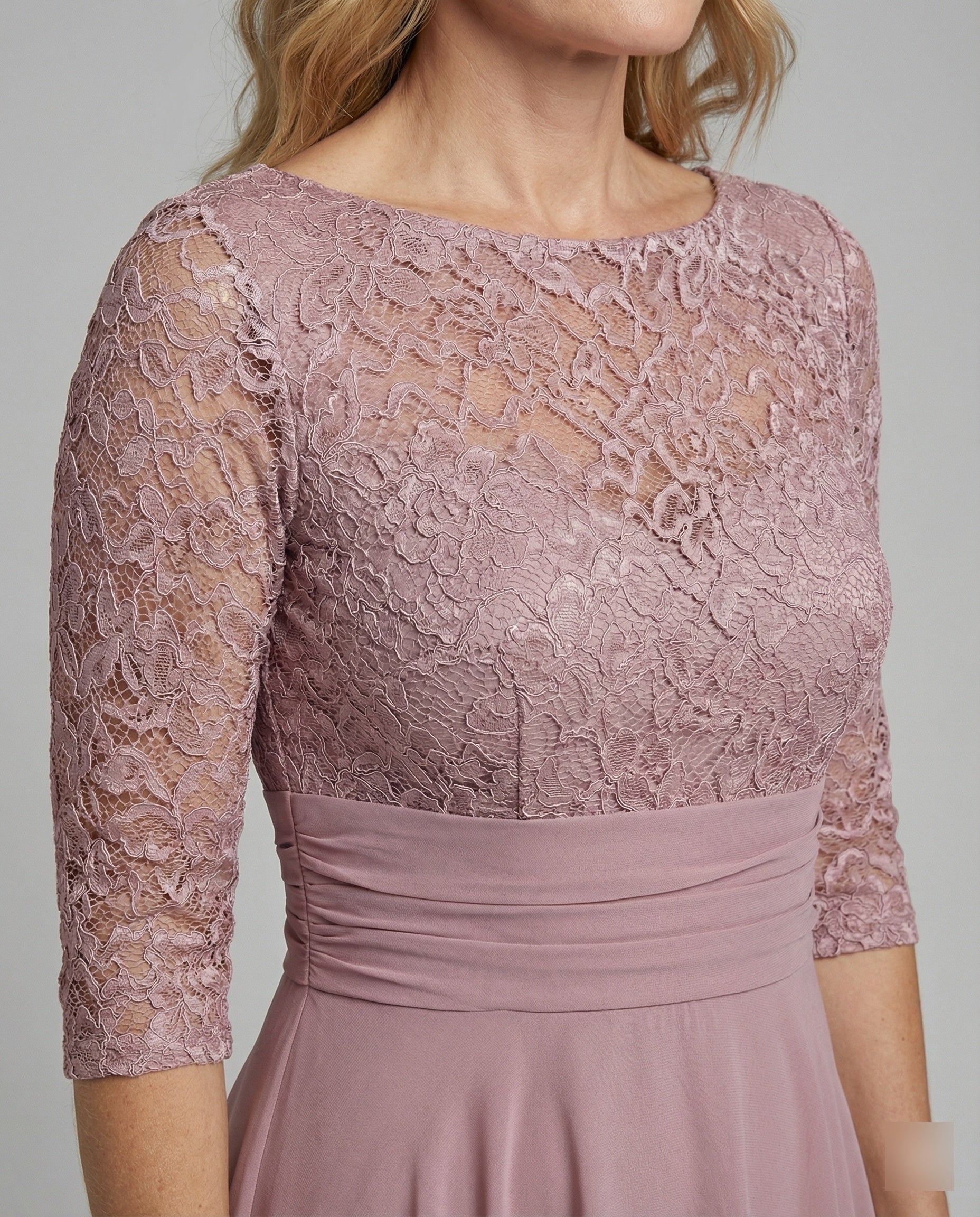Gabriele – Elegant Loose Fit Chic  Dress for Women - Image 3