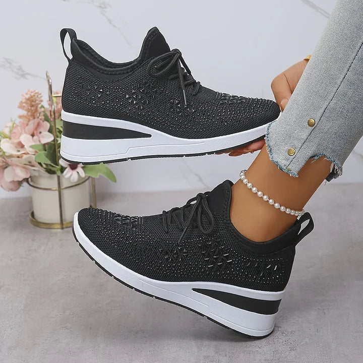 Amelia - Damskie białe sneakersy z kryształkami