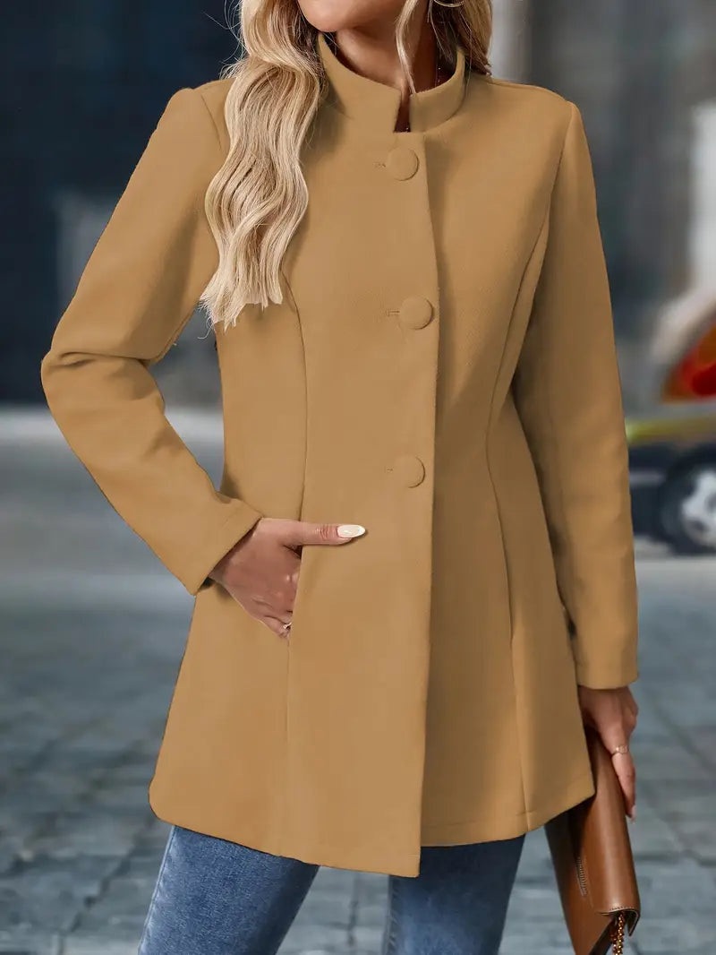 Klara – Elegancki damski płaszcz o smukłym kroju z minimalistycznym wykończeniem