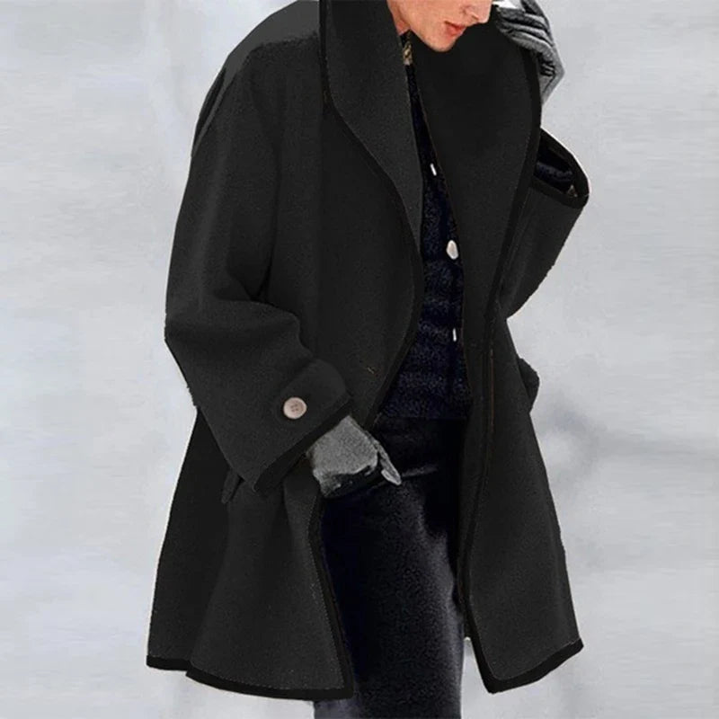 Damski płaszcz o kroju oversize z eleganckimi kontrastowymi wykończeniami - J&B; - 3 - Livia-Moda