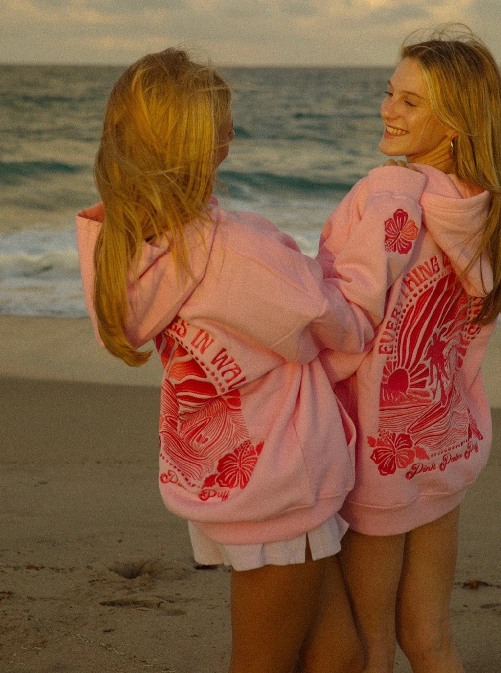 Hoodie damski luźny z nadrukiem - 2 - Livia-Moda