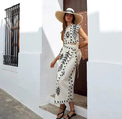 Leona – Sleeveless Wedding Guest Dress - Image 2