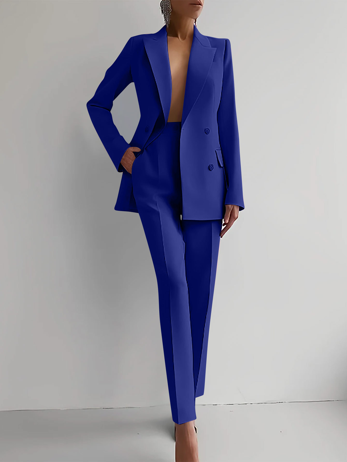 Carlotta – Elegant Women's Suit - Image 4