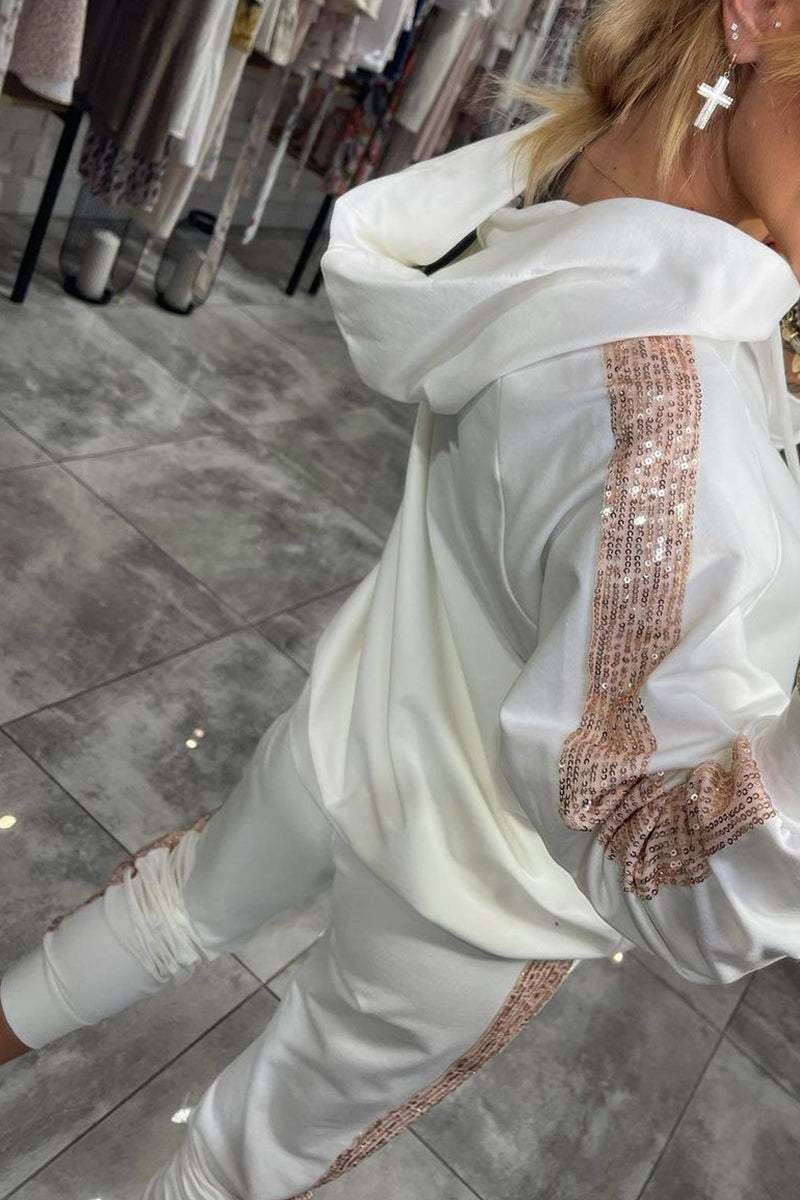 Karolina – Stylowy dres damski z kapturem o luźnym kroju