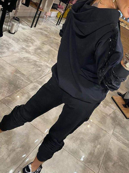 Karolina – Stylowy dres damski z kapturem o luźnym kroju