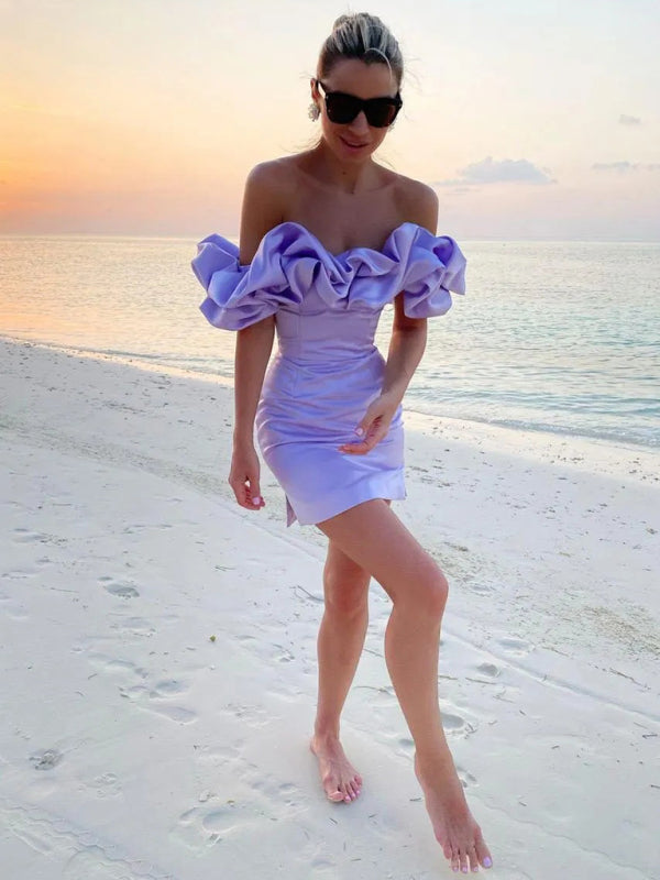 Camila – Wieczorowa suknia z odkrytymi ramionami i efektownymi falbanami