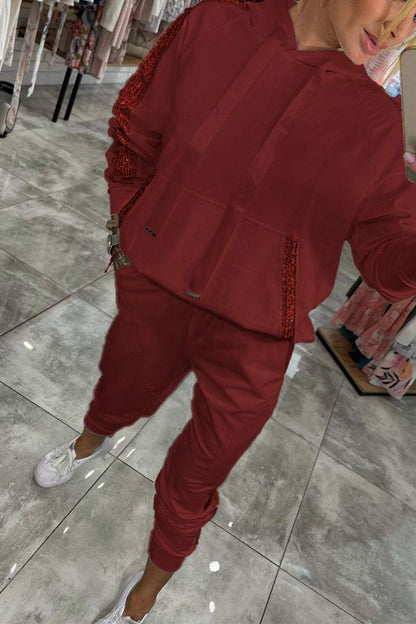 Karolina – Stylowy dres damski z kapturem o luźnym kroju