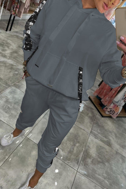 Karolina – Stylowy dres damski z kapturem o luźnym kroju