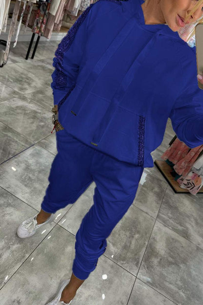 Karolina – Stylowy dres damski z kapturem o luźnym kroju