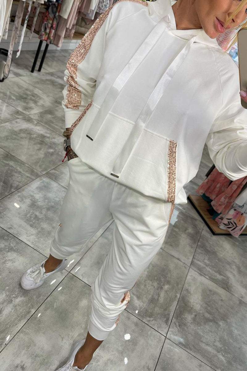 Karolina – Stylowy dres damski z kapturem o luźnym kroju