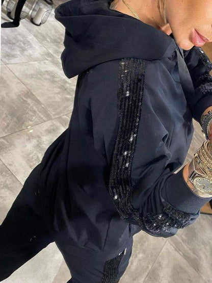 Karolina – Stylowy dres damski z kapturem o luźnym kroju