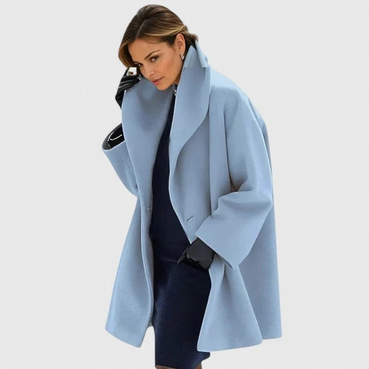 Płaszcz damski o kroju oversize z szerokim kołnierzem i luźnym fasonem | L&V - 1 - Livia-Moda