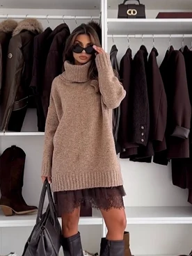 Damski sweter z golfem i koronkowym dołem | L&V - 2 - Livia-Moda