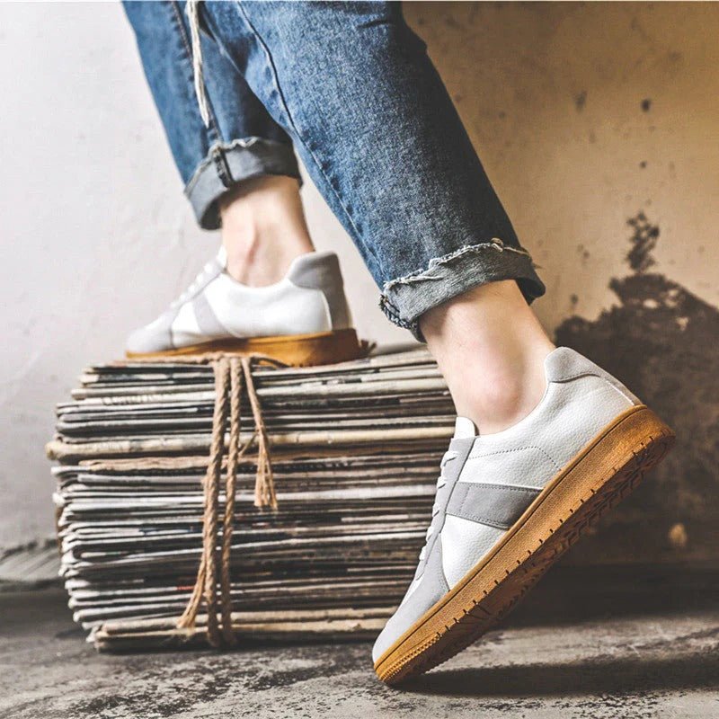 Adrian – Męskie Sneakersy Klasyczne z Kontrastową Podeszwą