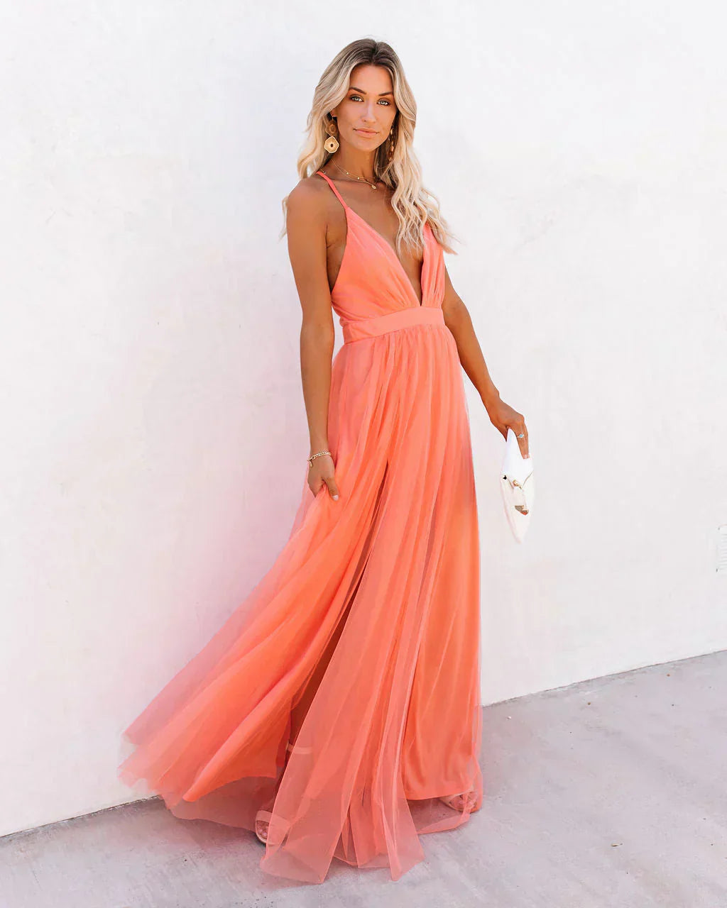 Carla – Elegancka sukienka damska na ramiączkach maxi