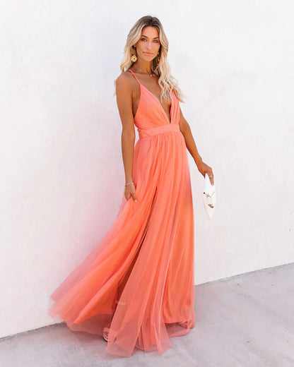 Carla – Elegancka sukienka damska na ramiączkach maxi