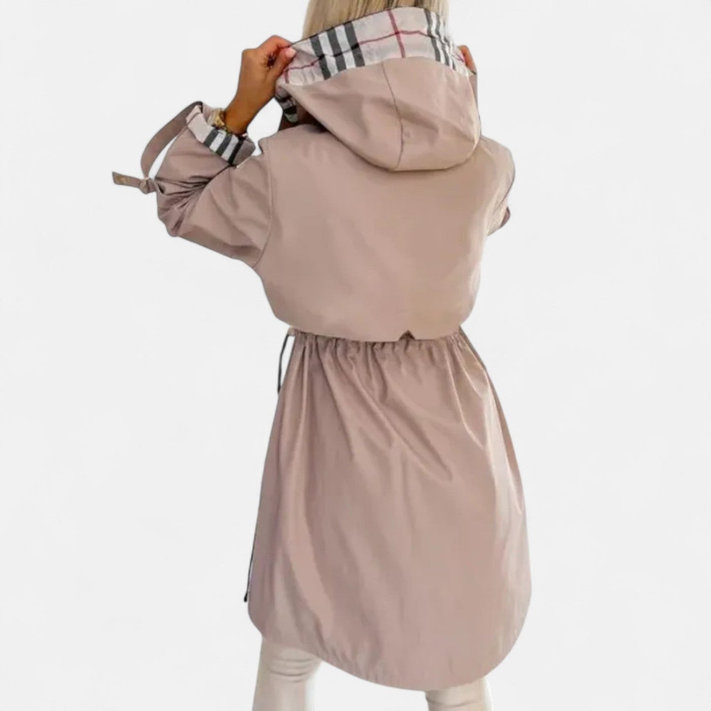 Jimena – Lekka parka z kapturem i regulacją talii