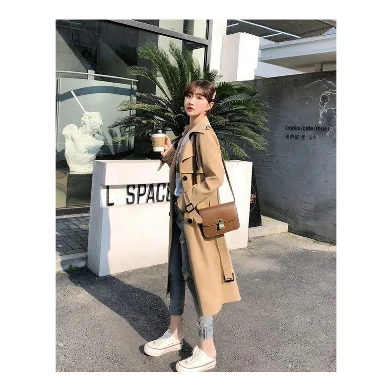 Katarzyna – Klasyczny damski trencz o eleganckim, wydłużonym kroju