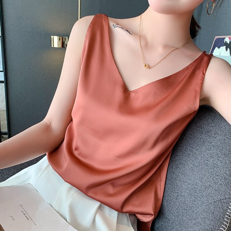 Clara – Stylowy damski top z dekoltem w serek